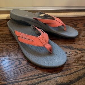 Eddie Bauer Coral and Gray Flip Flop Sandals